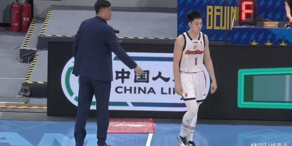 乐鱼体育官方网站-徐杰要走？广东队多人合同到期，杜锋继续执教，朱芳雨清洗阵容！