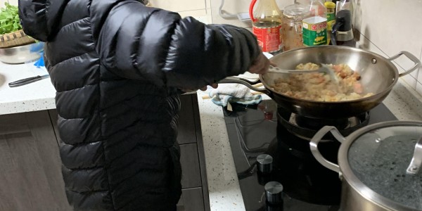 乐鱼体育app下载-中国职业足球纪录，蓉城小将帅惟浩荣膺中国金童奖！姐姐透露：为领奖专门购置西装
