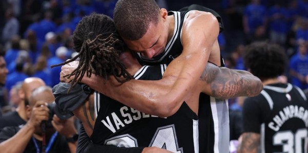 乐鱼体育-NBA总决赛G1开战前，文班亚马为马刺队友赠送了一份独特的礼物