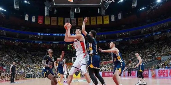 乐鱼体育登录入口-悬崖边！广东CBA季后赛首战折戟，徐杰救主难挽狂澜？