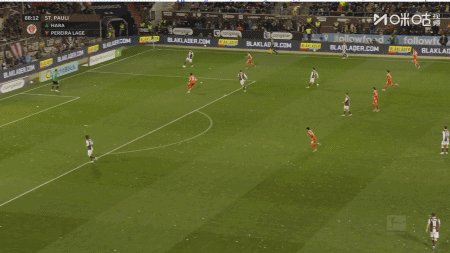 1775956261049099985.gif b7.gif
